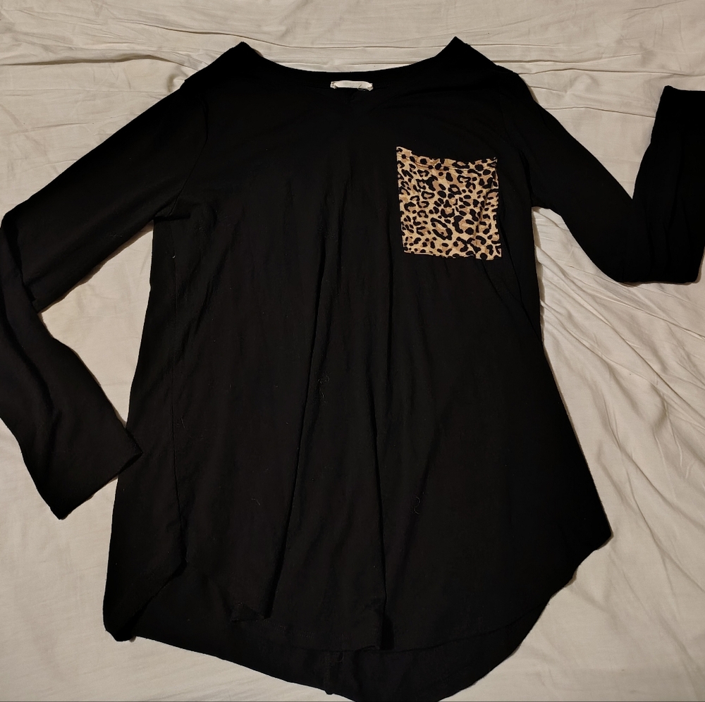 Like New! Zenana Outfitters Black Top with Animal Print Pocket
